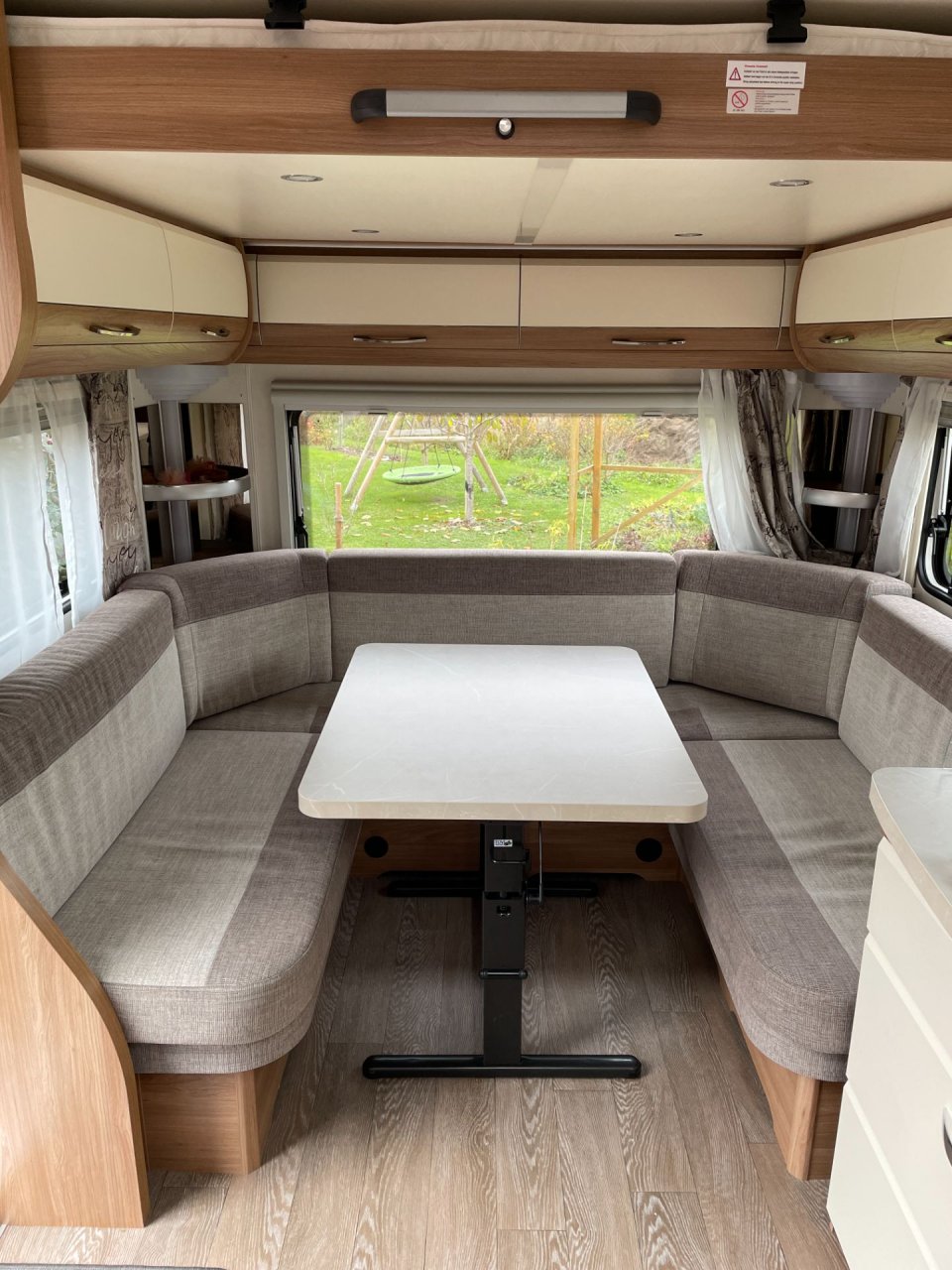 Hobby DeLuxe 515 UHL