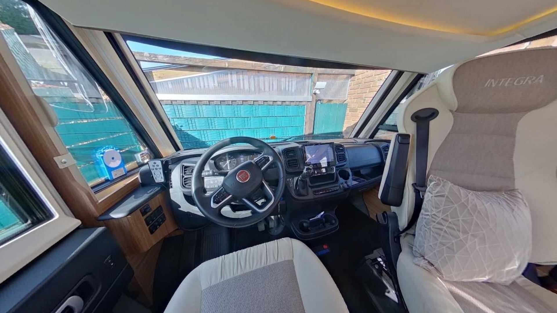 Eura Mobil Integra I 890 EB