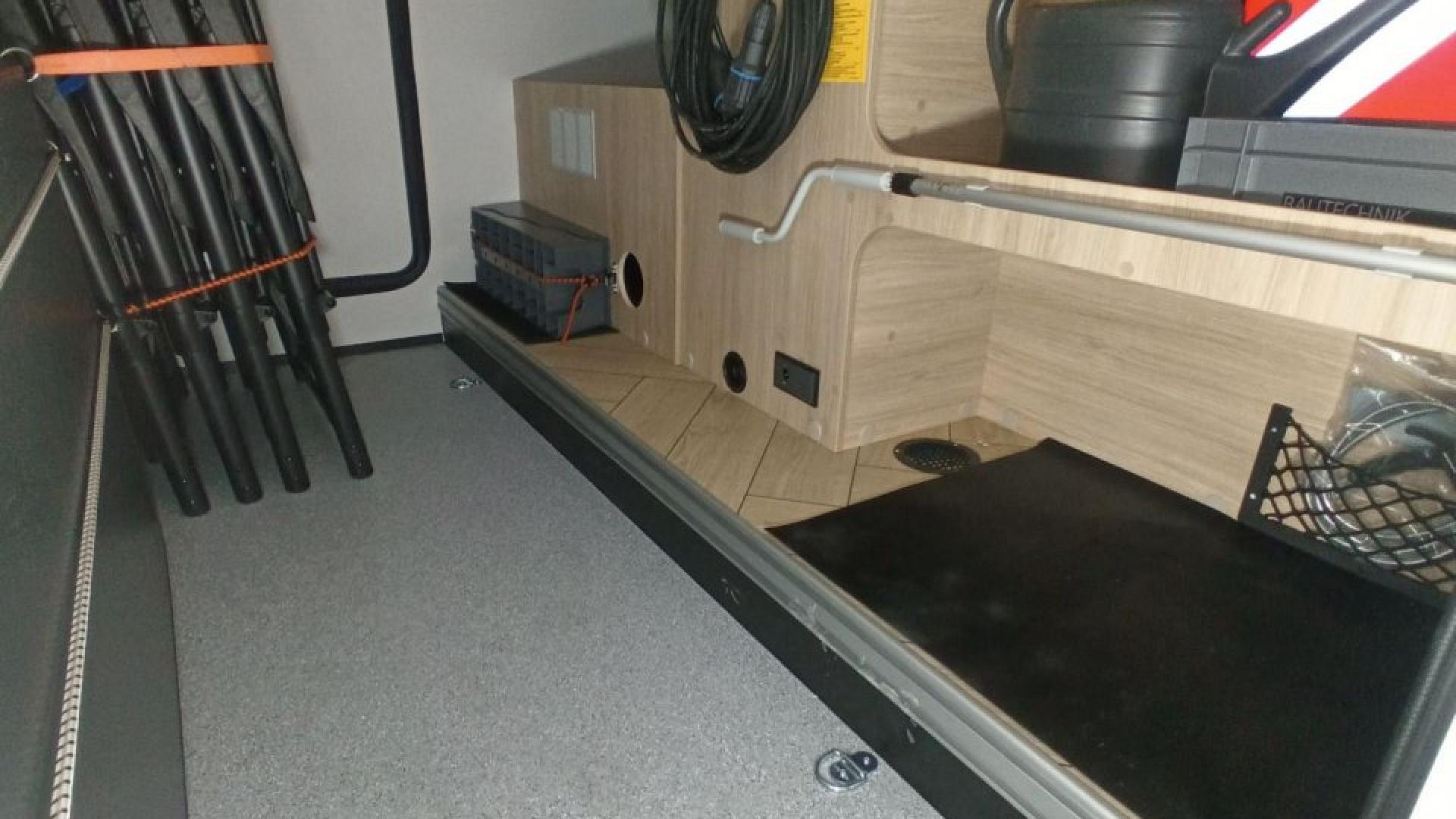 Challenger 287 Graphite Edition