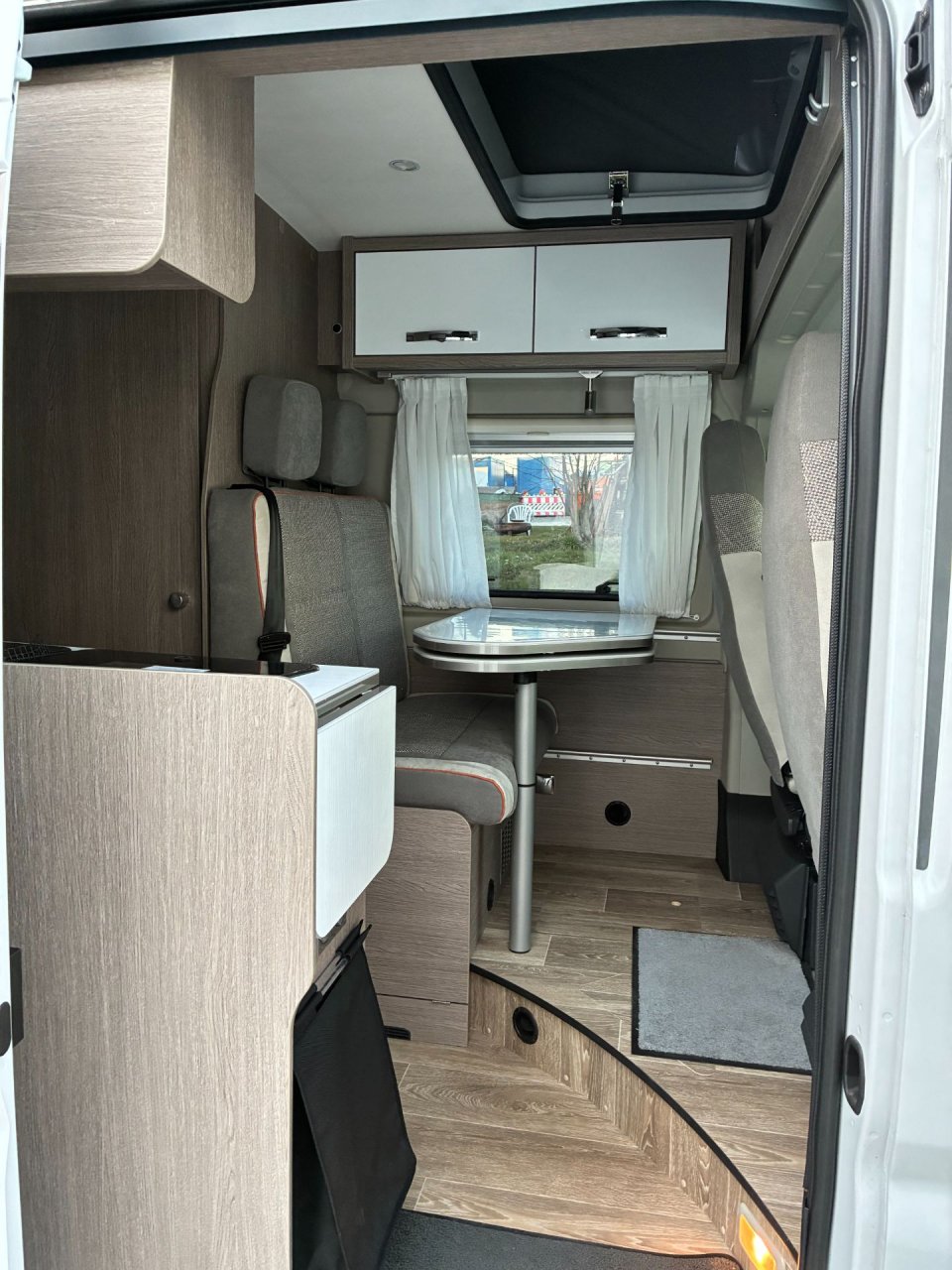 Pössl 2Win Plus mit Aufstelldach