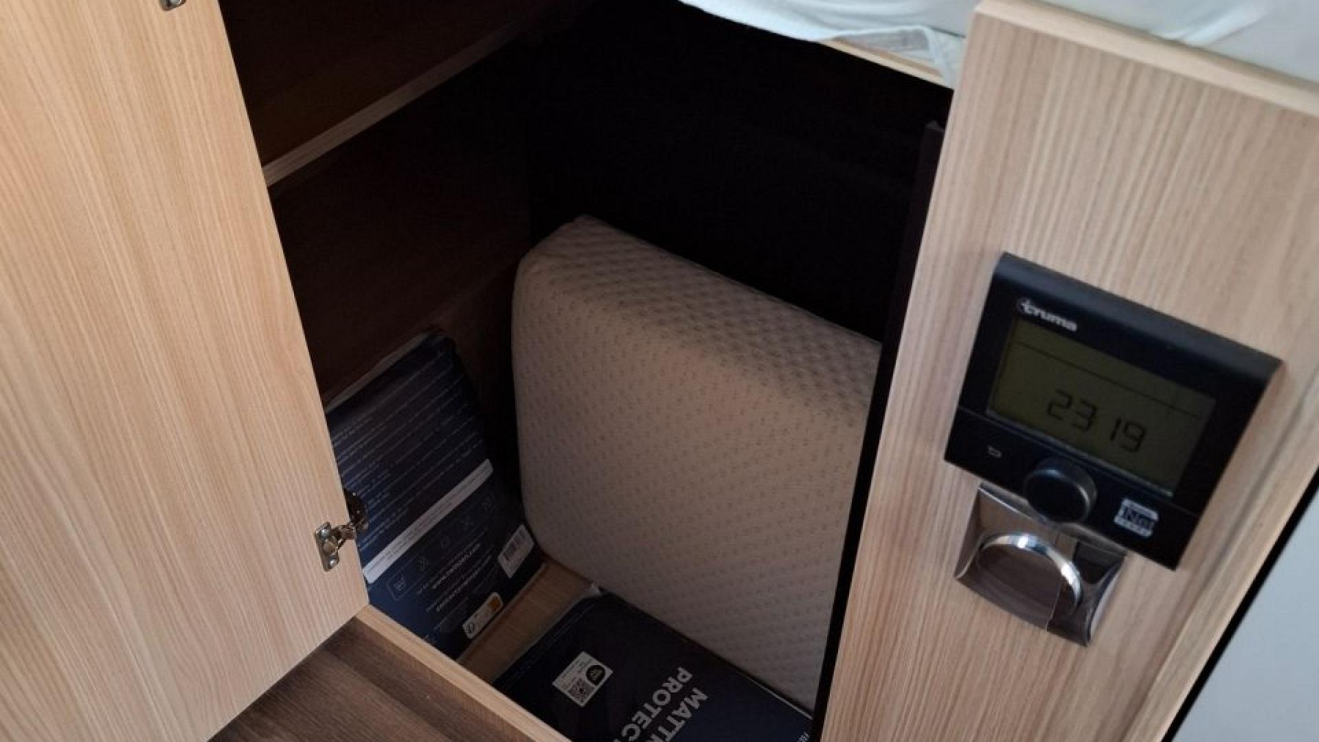 B&uuml;rstner Travel Van T690