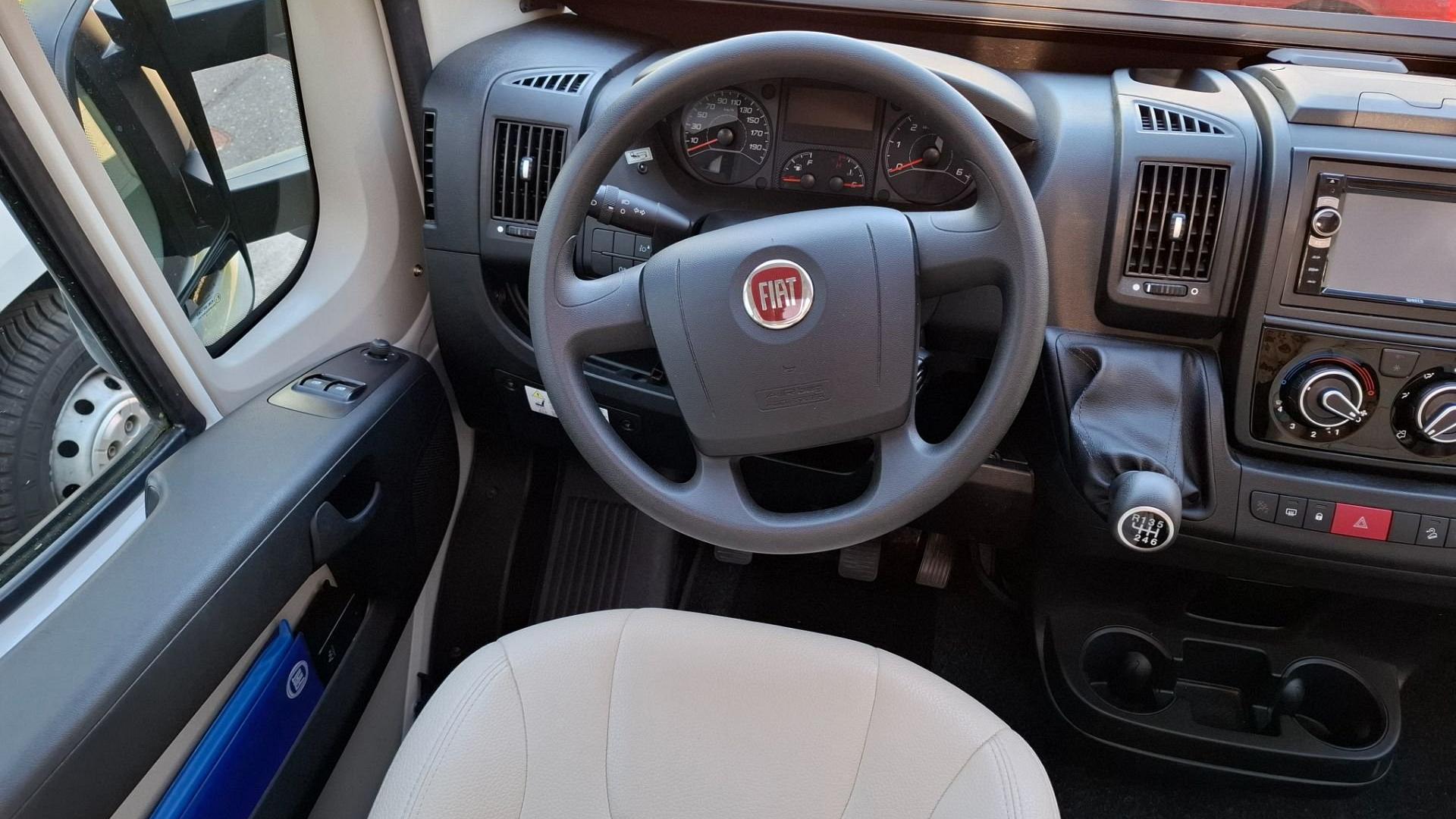 B&uuml;rstner Travel Van T690