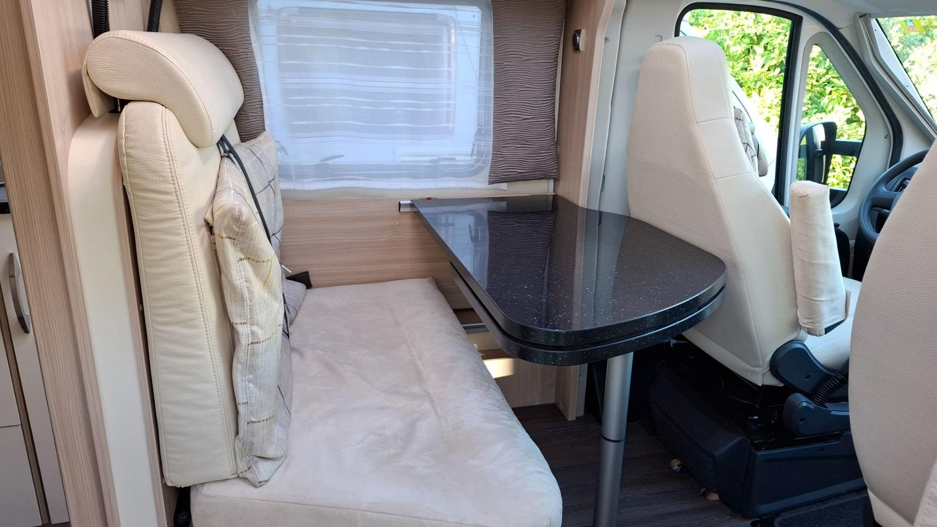 B&uuml;rstner Travel Van T690