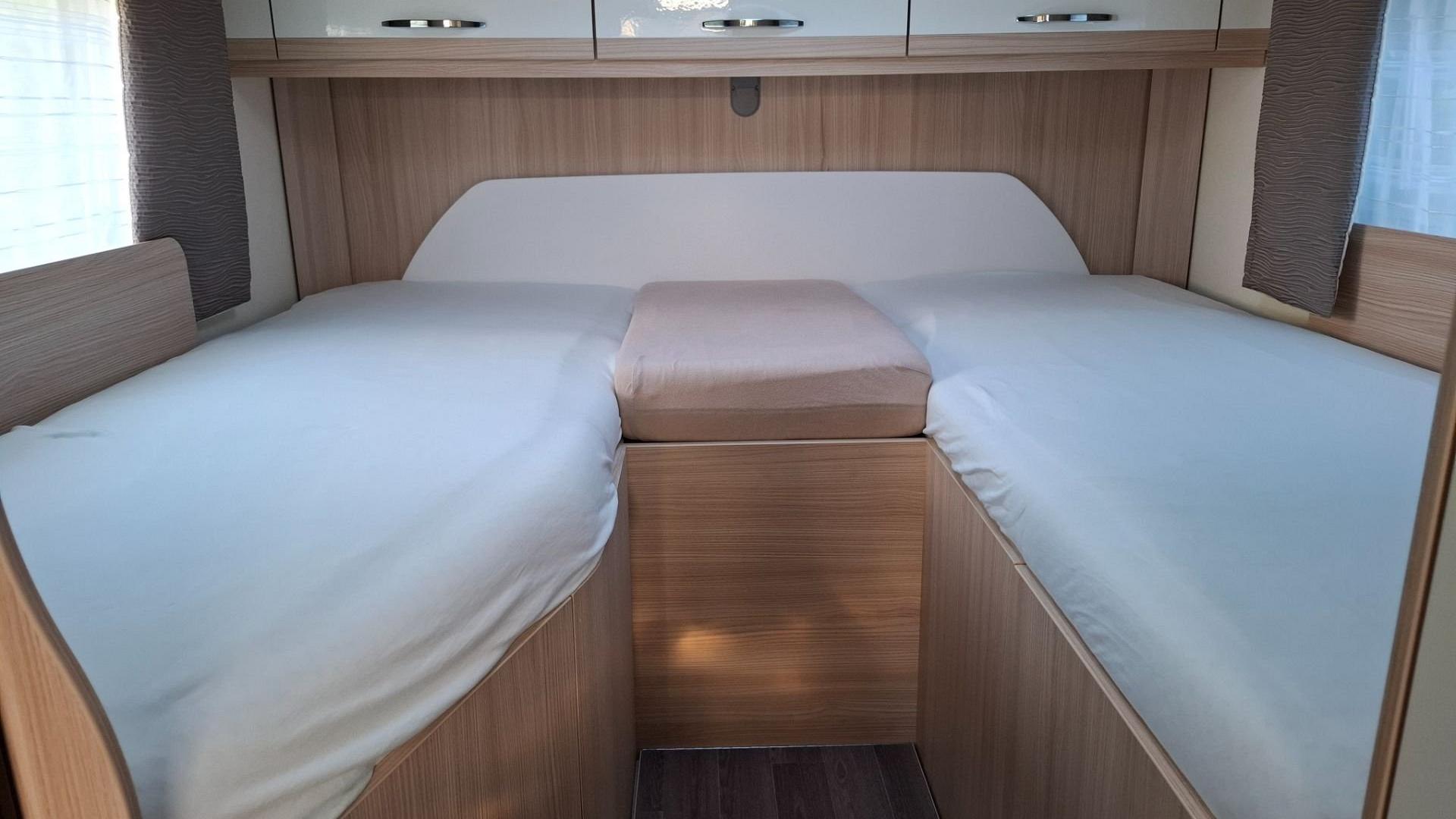 B&uuml;rstner Travel Van T690