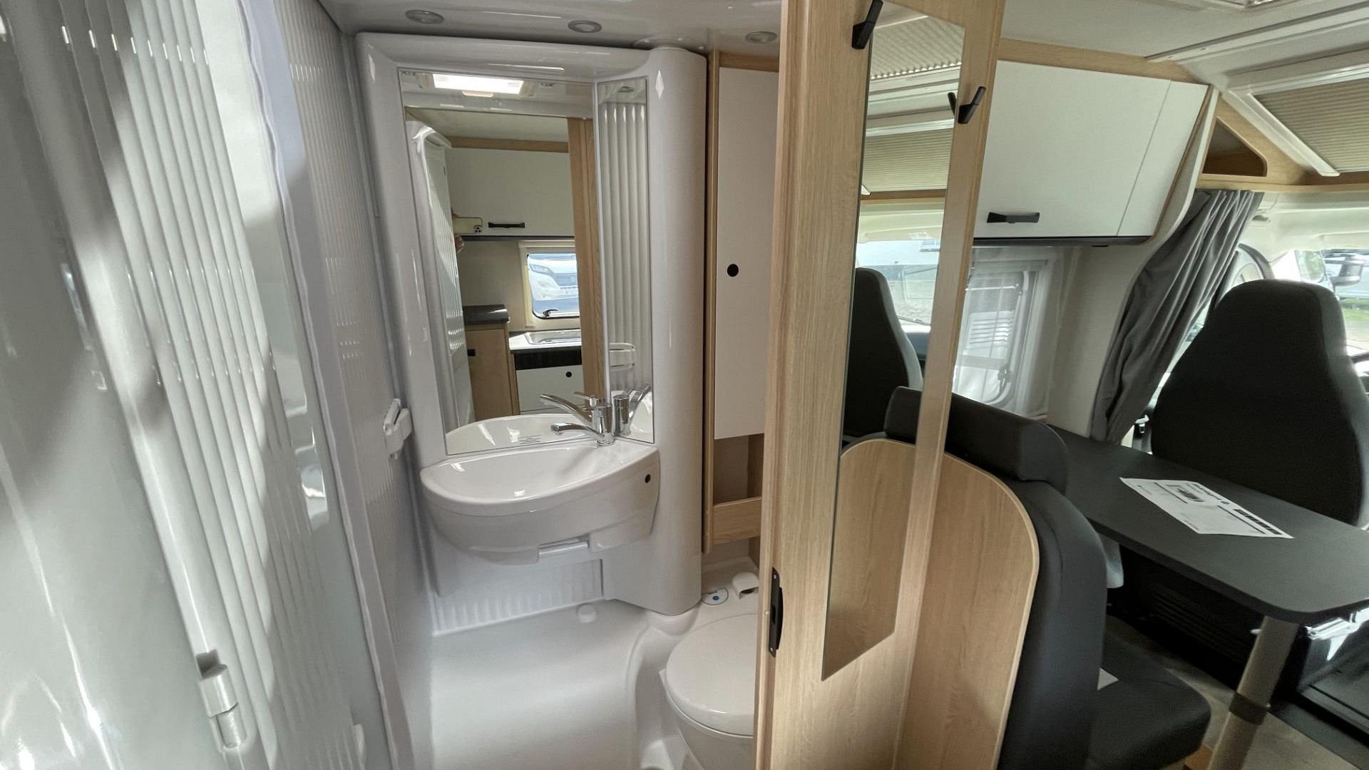 Sunlight V69 Adventure